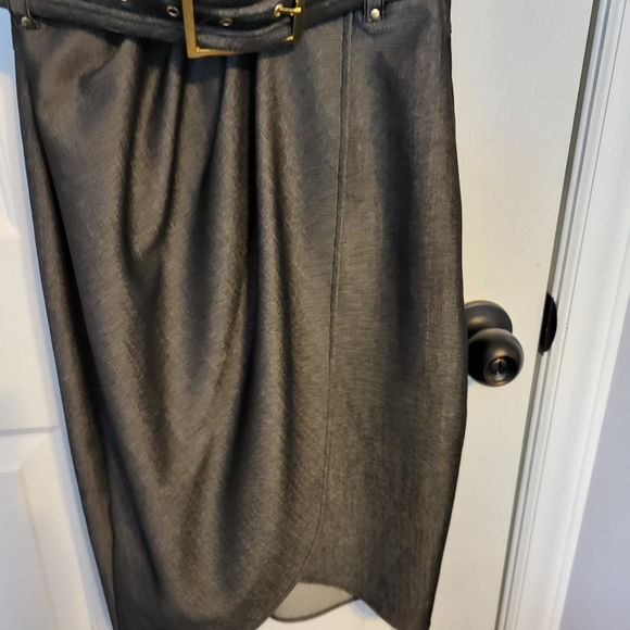 Cache Contour size 2 black faux wrap dress with gold button and removable belt - Picture 6 of 11